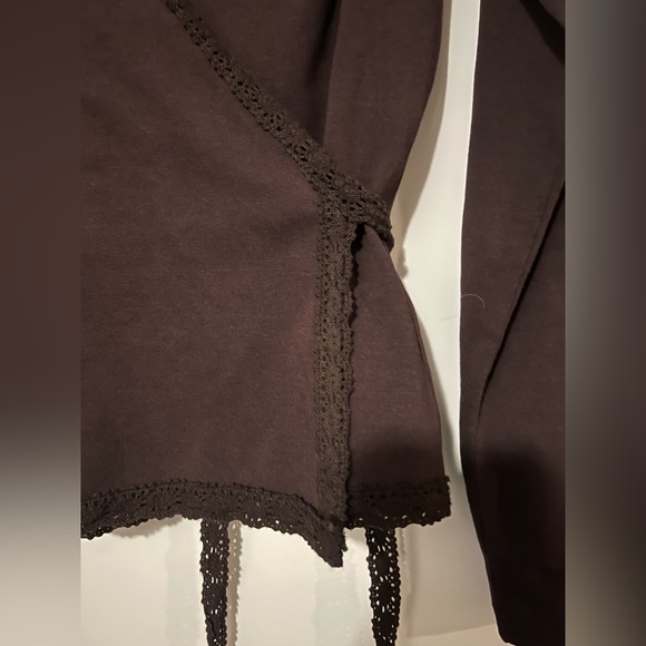 Women’s top - Picture 3 of 7